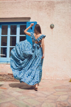 hera white and blue printed set