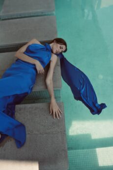 h-era maxi blue scarf dress