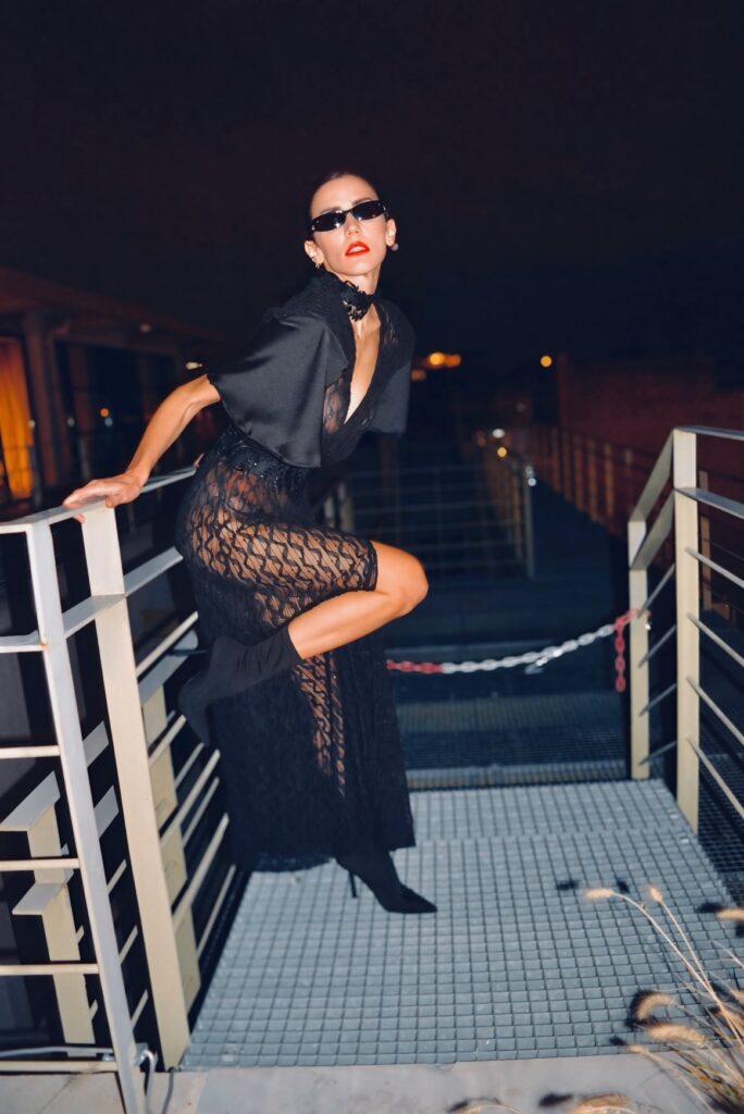 h-era black lace dress